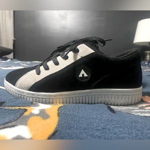 Airwalk Classics. Size women 7.